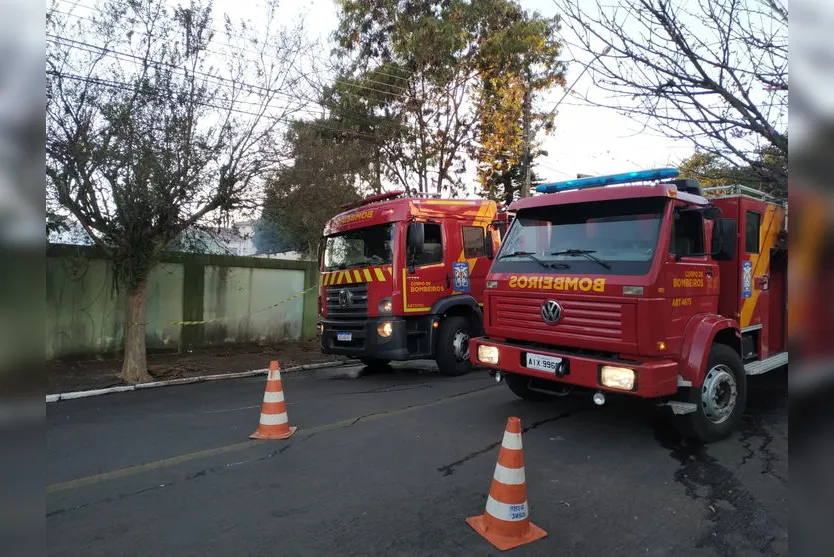 Edícula de casa no Bairro 28 fica destruída após incêndio