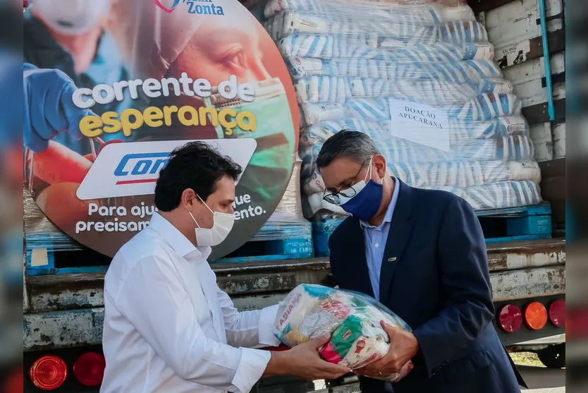 Empresa doa 6 toneladas de alimentos para famílias carentes