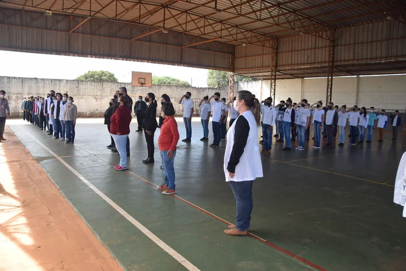 Escola Cívico-Militar de Jardim Alegre completa um mês; veja