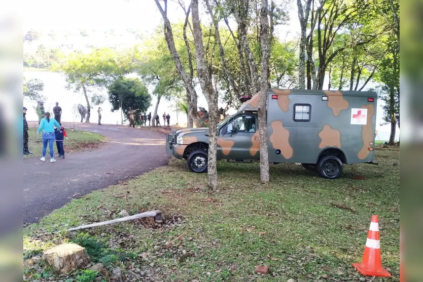 Exército realiza treinamento com blindados no Parque Jaboti