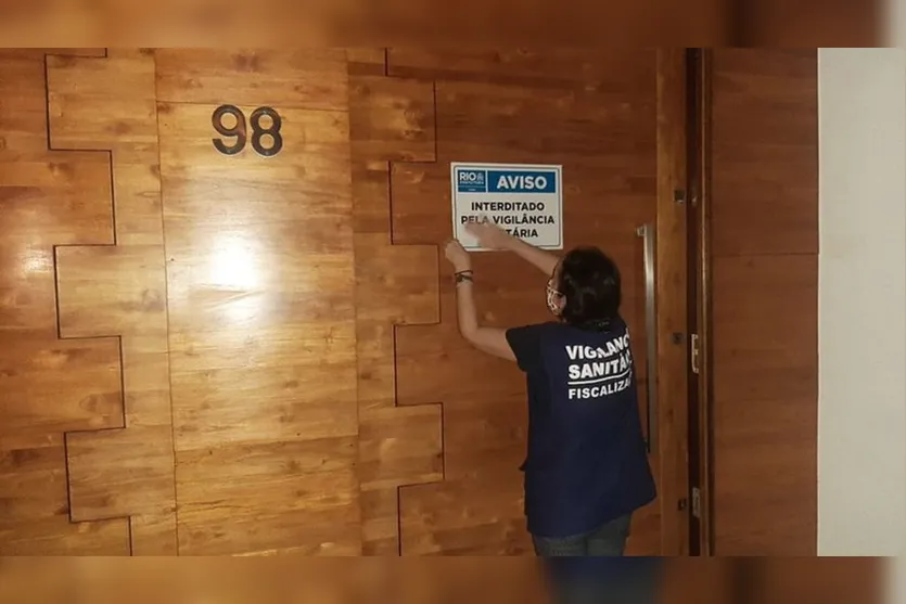 Festa com 300 pessoas em casa de swing é interditada