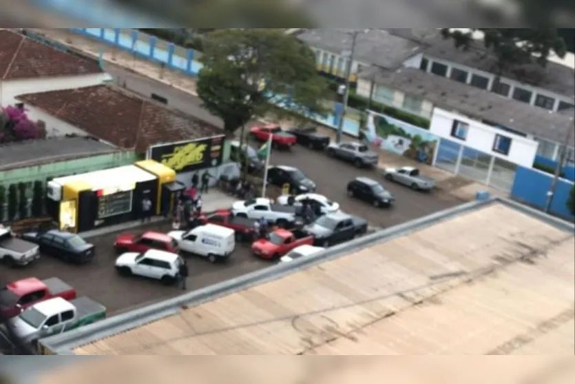 Fiscalização de Faxinal flagra aglomeração neste sábado