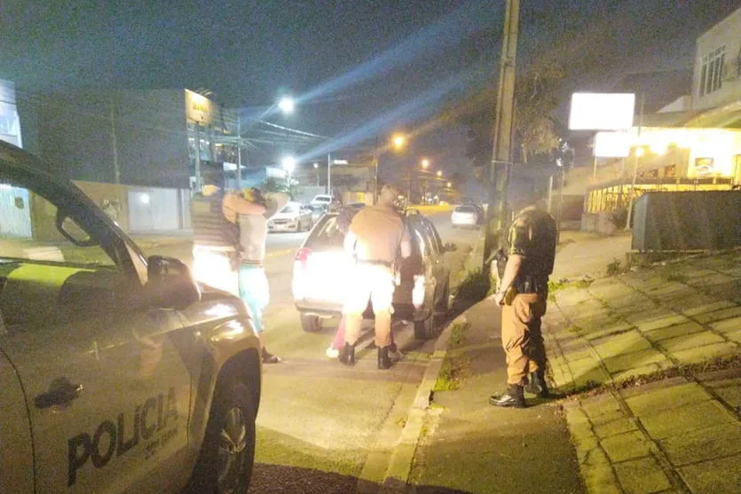 Fiscalização encerra festa com quase 100 pessoas