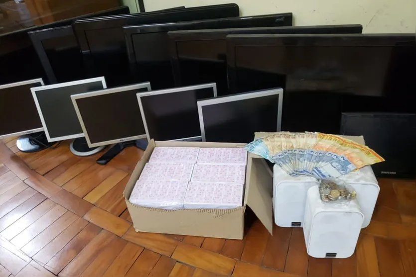 Fiscalização encontra 120 idosos em barracão de bingo