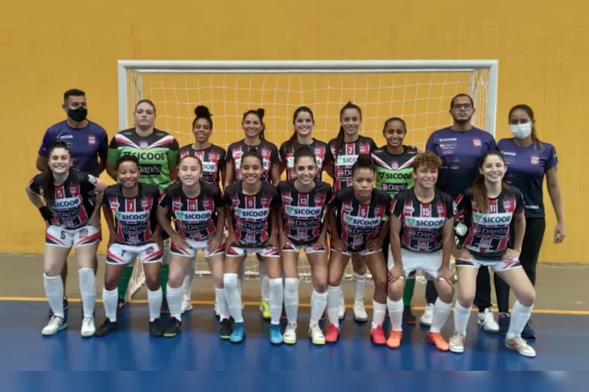 Futsal Feminino Sicoob Danês vence Arapongas de goleada