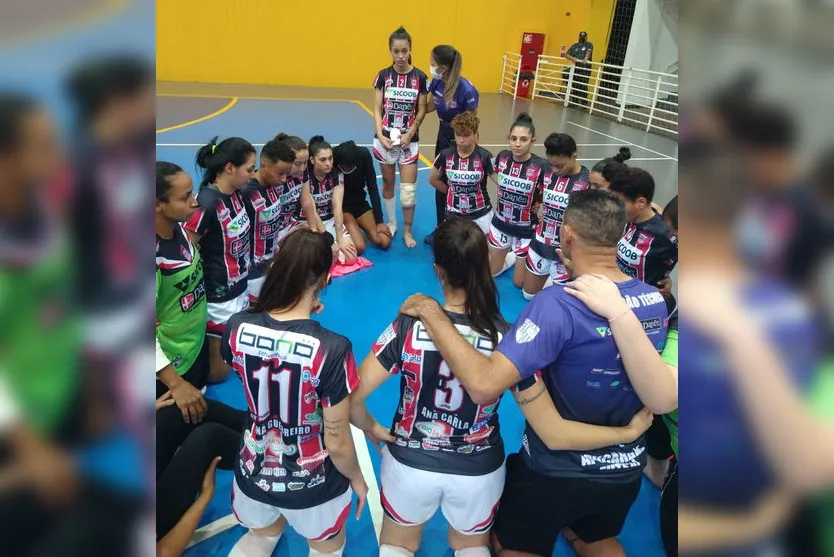 Futsal Feminino Sicoob Danês vence Arapongas de goleada
