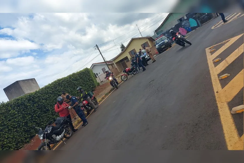 GCM E PM de Apucarana realizam fiscalização de motocicletas