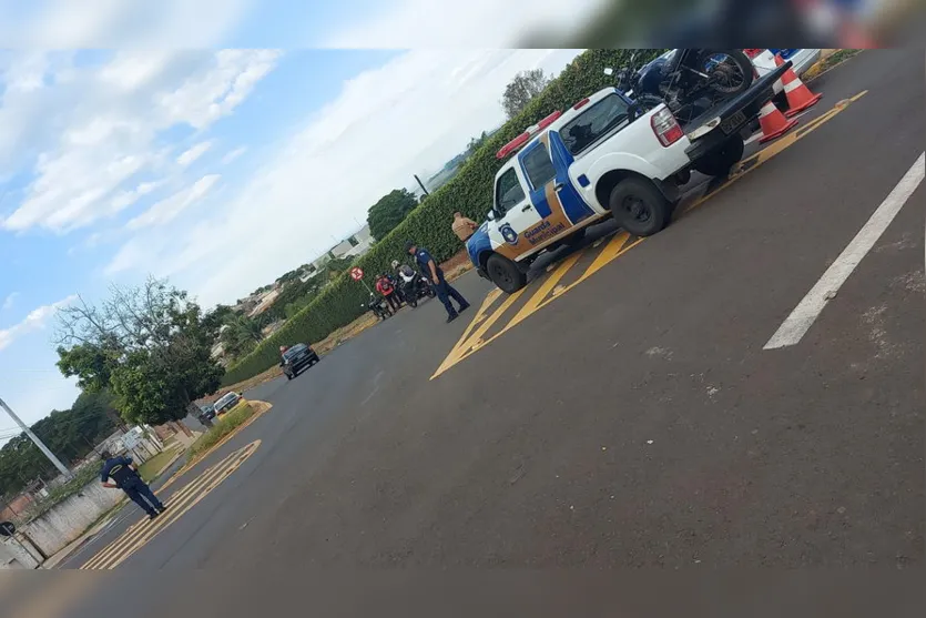 GCM E PM de Apucarana realizam fiscalização de motocicletas