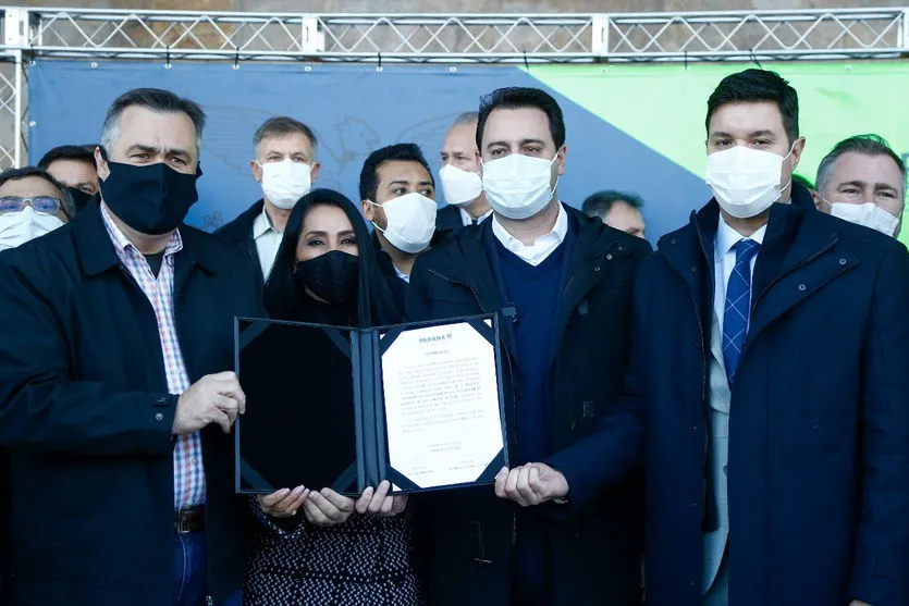 Governo entrega automóveis para a Saúde dos 399 municípios