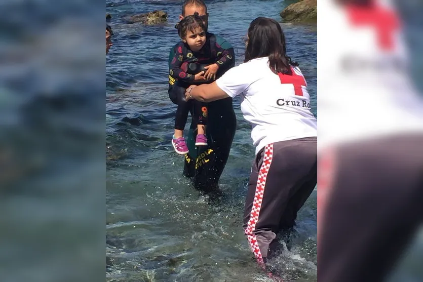 Guarda espanhol resgata bebê imigrante no mar