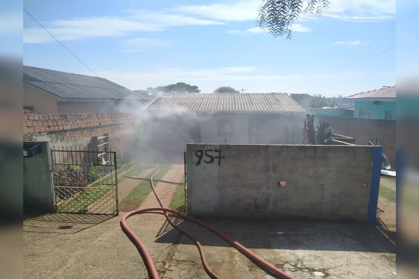 Incêndio é registrado em residência no Jardim Ponta Grossa