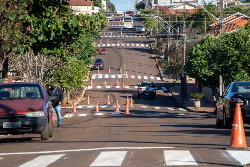 Jardim Alegre revitaliza pintura da sinalização das ruas
