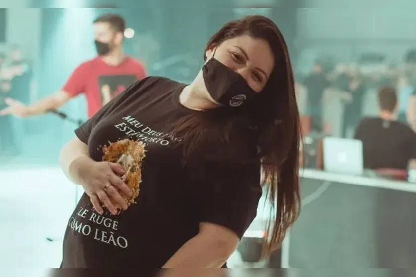 Jovem com covid morre uma hora após filha recém-nascida