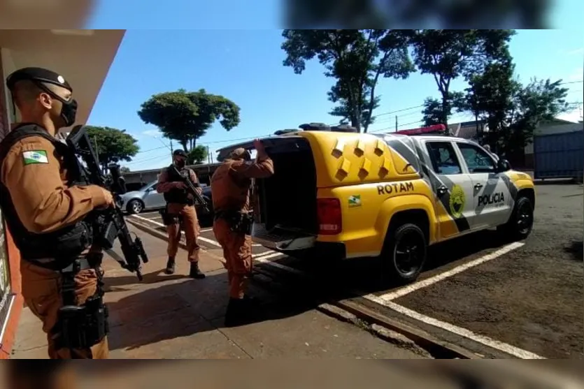 Jovens são detidos em flagrante por tráfico de drogas