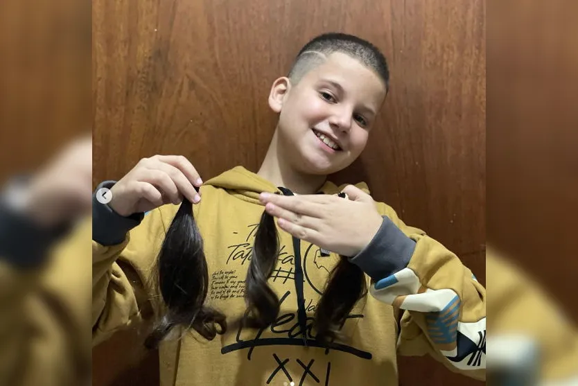 Menino de Apucarana deixa cabelo crescer para doação