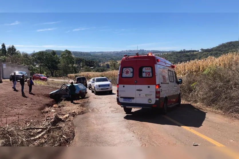 Mesmo ferida, vítima de acidente tenta agredir motorista
