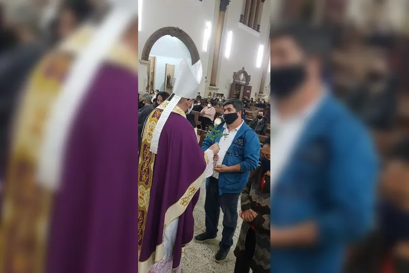 Missa em intenção aos falecidos da Covid é realizada