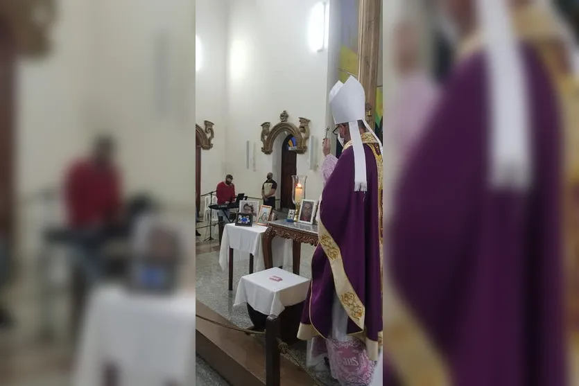 Missa em intenção aos falecidos da Covid é realizada