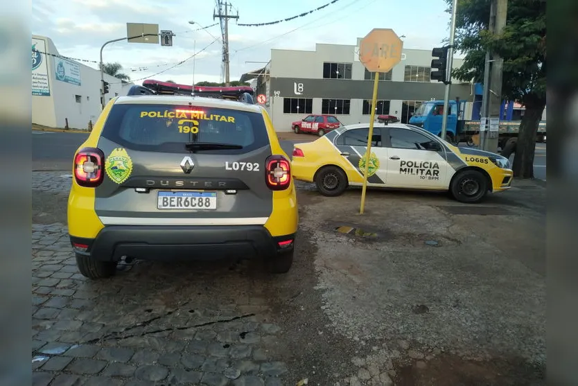 Motociclista fica ferido após acidente entre carro e moto