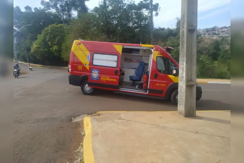 Motociclista sem CNH fica ferido após colisão