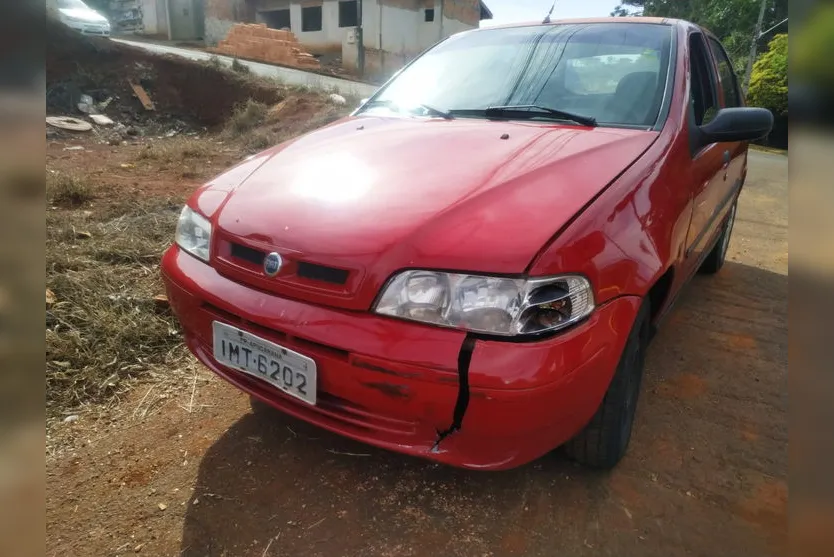 Motociclista sem CNH fica ferido após colisão