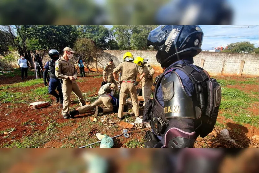 Mulher é espancada e deixada para morrer em buraco no PR