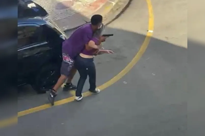 "Nasci de novo" diz mulher feita de refém em assalto