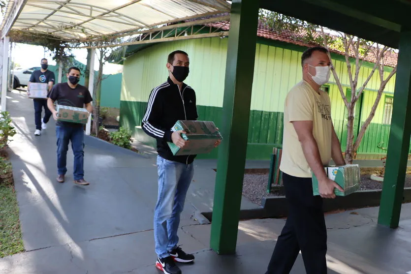  O Sesc Ivaiporã doou 724 quilos de alimentos, Cresol  636 litros de leites 