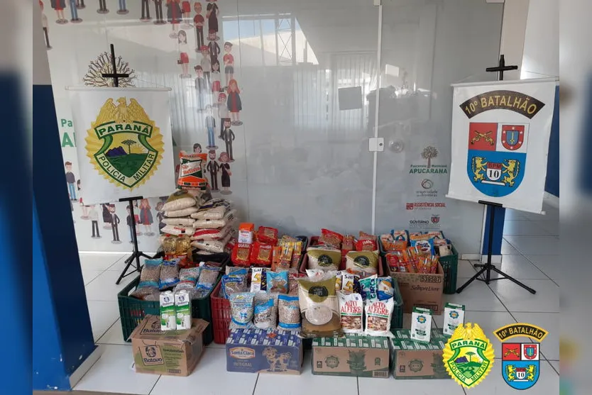 PM doa 420 kg de alimentos para 'Vacina Solidária'
