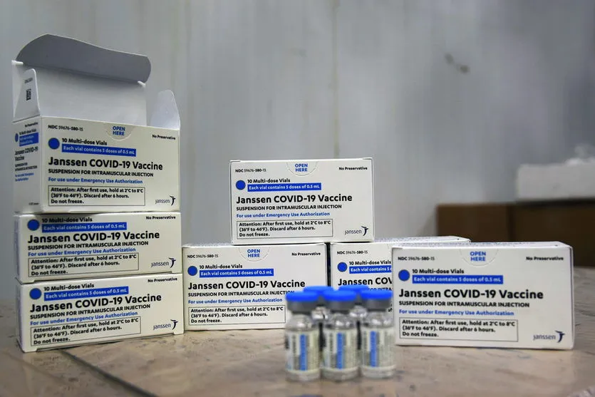 Paraná inicia distribuição de vacinas para novos grupos