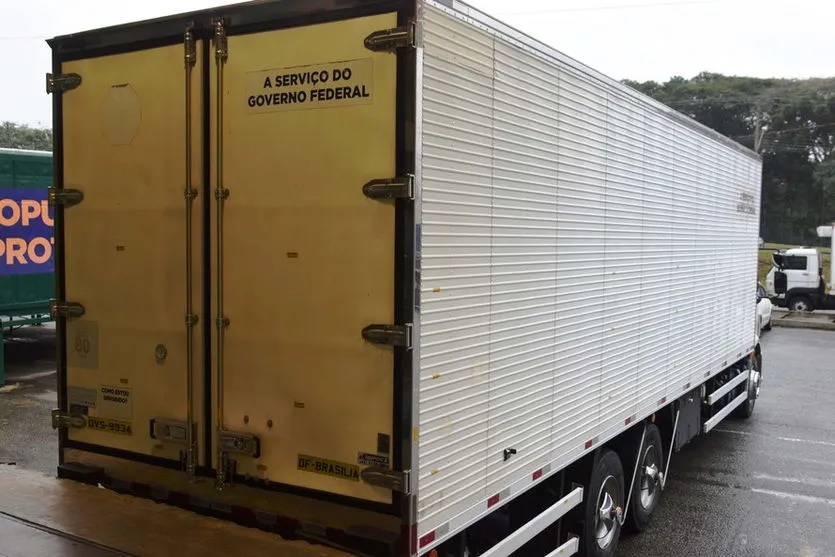 Paraná recebe 451,7 mil vacinas contra a covid-19