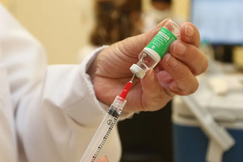 Paraná recebe mais 237 mil doses de vacinas nesta quarta (9)