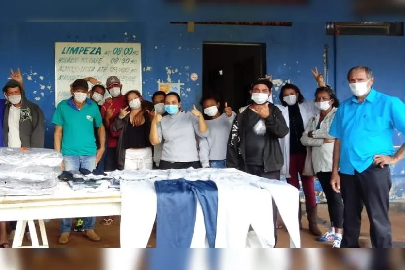 População em situação de rua recebe cobertores em Arapongas