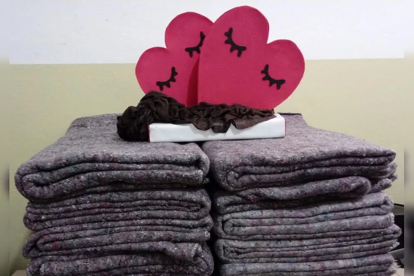 População em situação de rua recebe cobertores em Arapongas