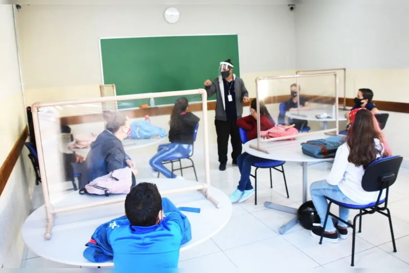 Projeto Crescer retoma aulas presenciais de forma híbrida