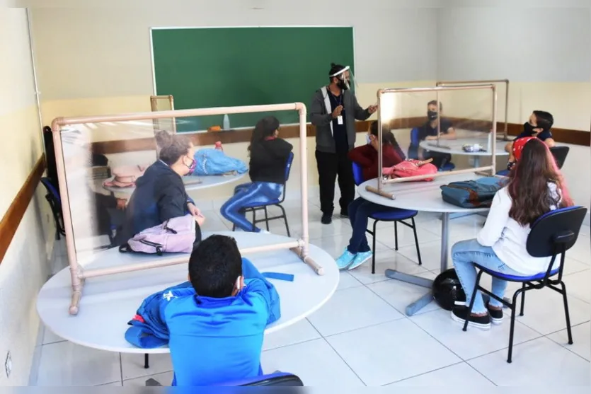 Projeto Crescer retoma aulas presenciais de forma híbrida