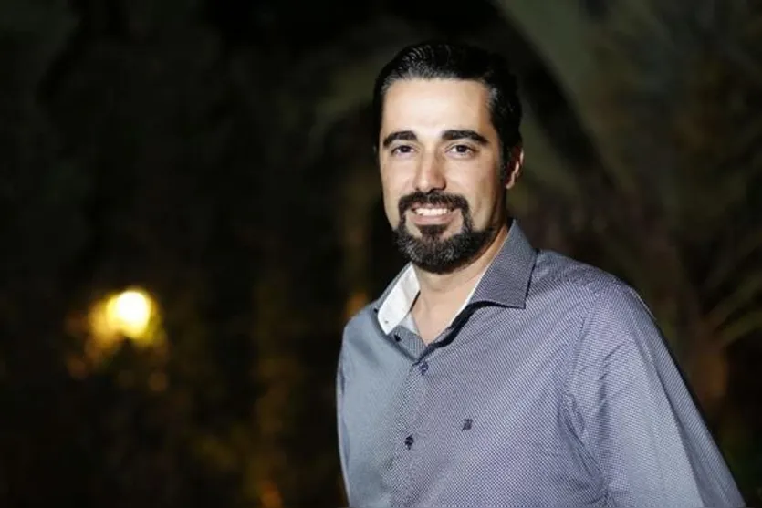 Refeitório de colégio leva nome de professor vítima da covid