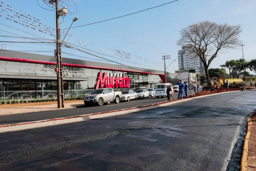 Rotatória do Bairro da Igrejinha  recebe capa asfáltica