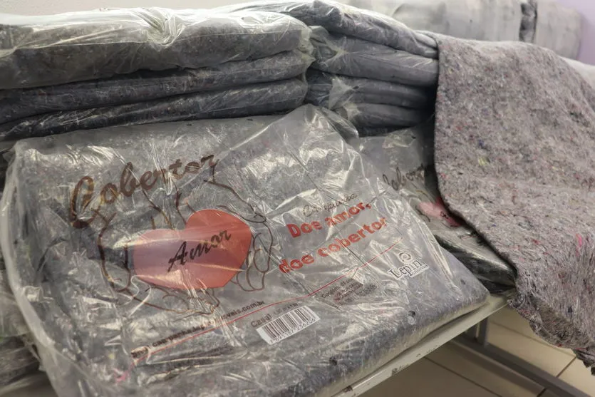 Semas adquire 250 cobertores para atender moradores de rua