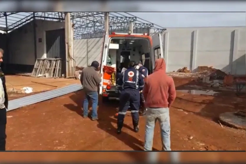 Trabalhador sofre queda de quase 6 metros em Arapongas