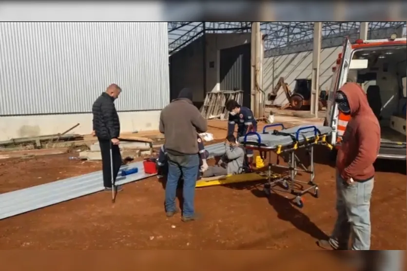 Trabalhador sofre queda de quase 6 metros em Arapongas