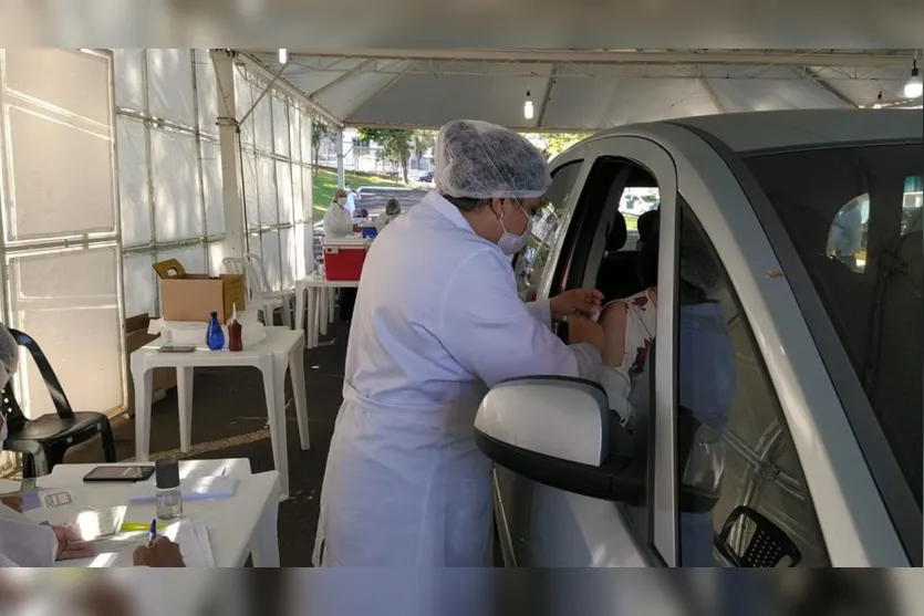 Vacinação em Apucarana avança para população em geral