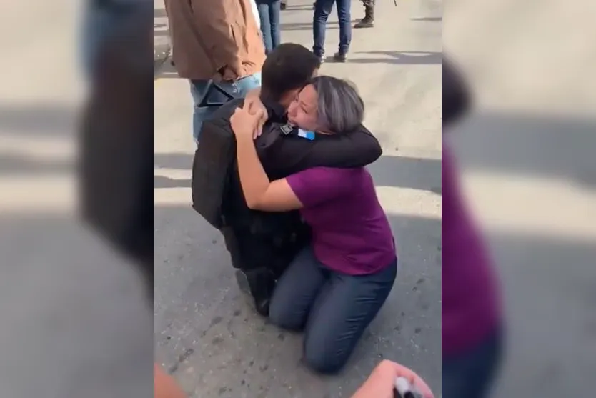  Vendedora é feita de refém em uma tentativa de assalto. 