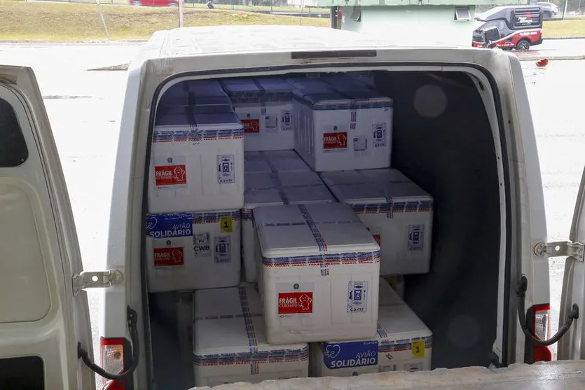 233 mil vacinas contra a Covid-19 chegam ao Paraná