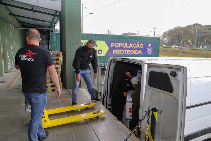 233 mil vacinas contra a Covid-19 chegam ao Paraná