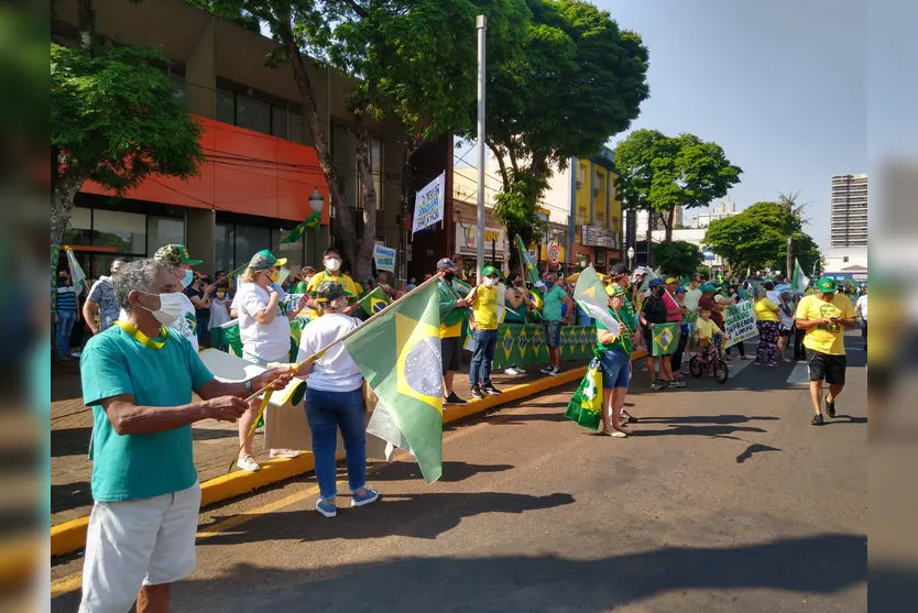 7 de Setembro: manifestação movimenta centro de Apucarana