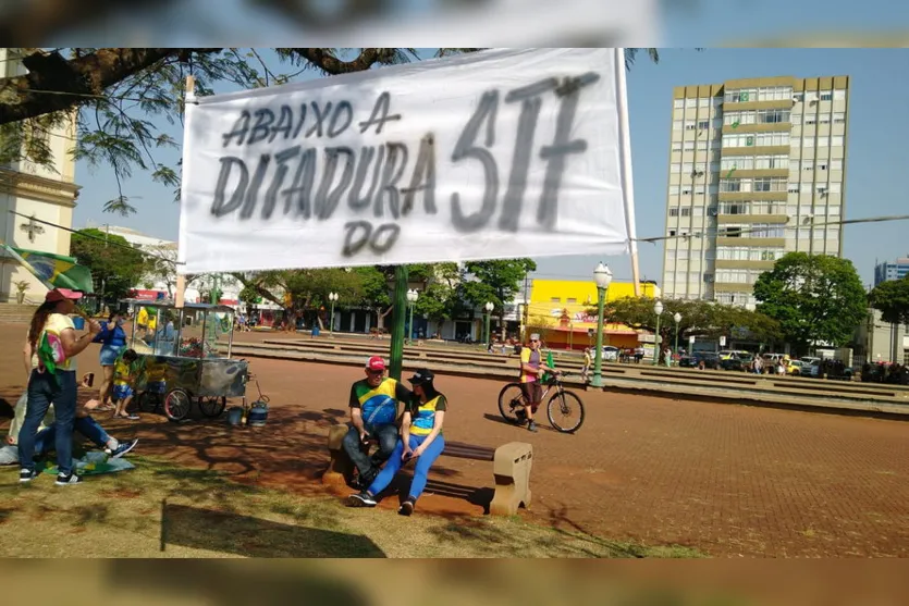 7 de Setembro: manifestação movimenta centro de Apucarana