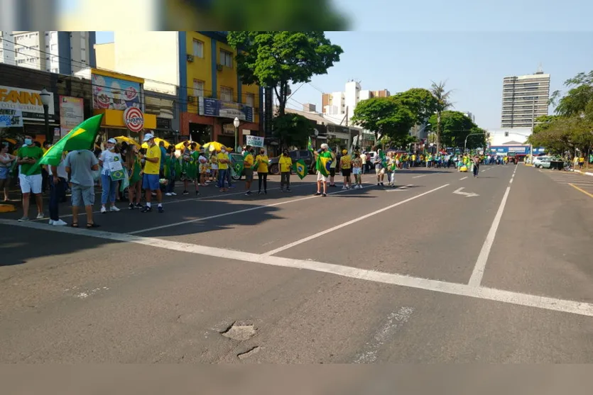 7 de Setembro: manifestação movimenta centro de Apucarana