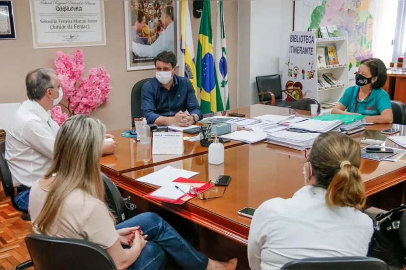 Acia solicita implantação de decoração natalina em Apucarana