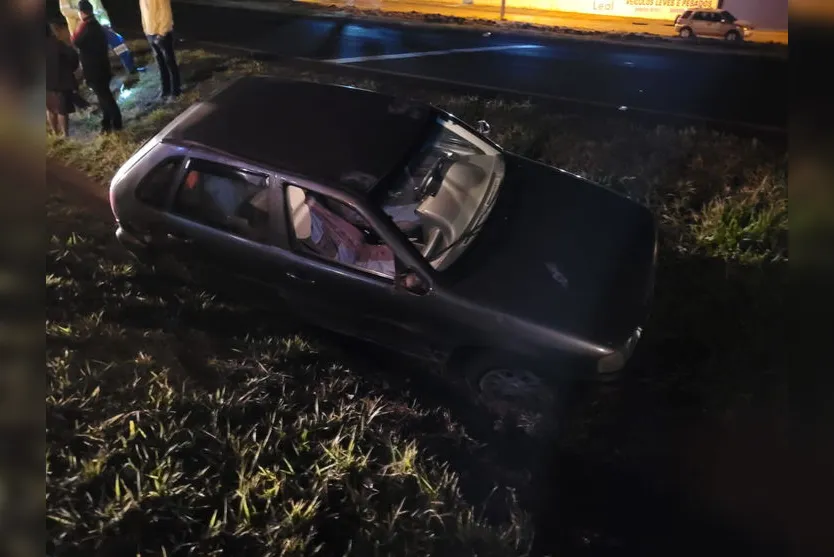 Acidente: Carro sai da pista próximo do 'bonezão'